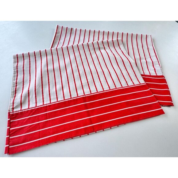 Vintage 70s pillowcases, red white stripes pattern, pair of casings - Picture 4 of 9